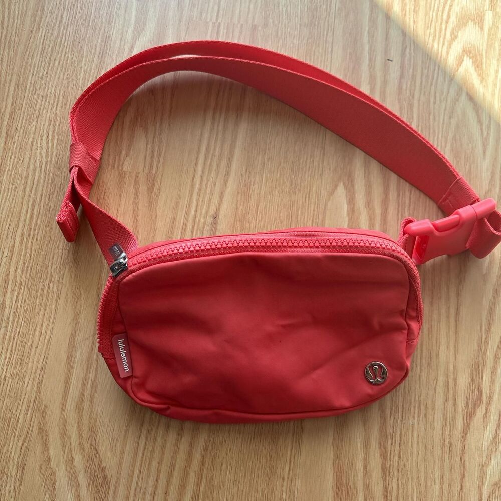 Lululemon Women's Red Bag